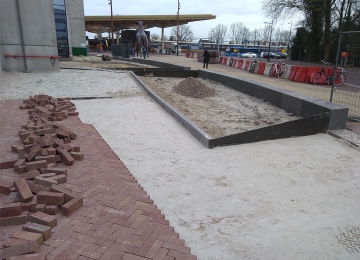 FLORIJNAS - STATIONSPLEIN | ASSEN