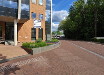 FLORIJNAS - STATIONSPLEIN | ASSEN